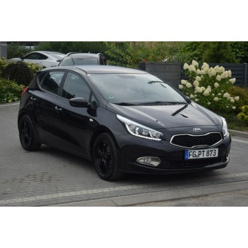 Kia Ceed  Hatchback 2013,  1.4 benzyna - Na sprzedaż za 28 900 zł - Majdan Sieniawski - zdjęcie 3