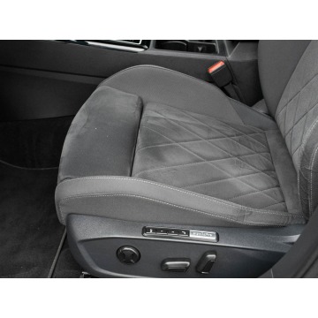 Volkswagen Golf  Kombi 2023,  2.0 diesel, automat - Na sprzedaż za 88 850 zł - Gdynia - zdjęcie 10