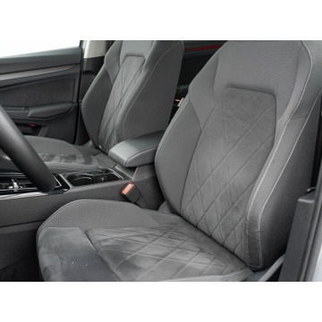 Volkswagen Golf  Kombi 2023,  2.0 diesel, automat - Na sprzedaż za 88 850 zł - Gdynia - zdjęcie 11