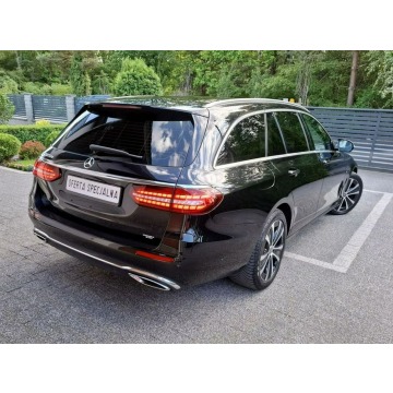 Mercedes - Benz E-klasa  Kombi 2021,  2.0 hybryda, automat - Na sprzedaż za 102 800 zł - Chotomów - zdjęcie 4