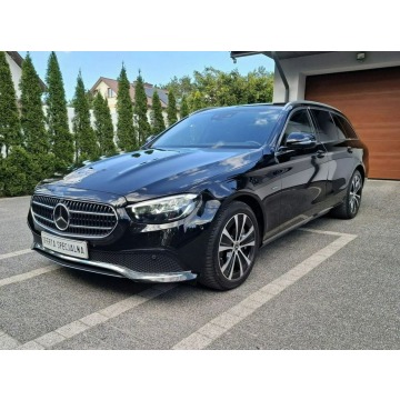 Mercedes - Benz E-klasa  Kombi 2021,  2.0 hybryda, automat - Na sprzedaż za 102 800 zł - Chotomów - zdjęcie 11