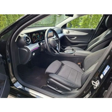 Mercedes - Benz E-klasa  Kombi 2021,  2.0 hybryda, automat - Na sprzedaż za 102 800 zł - Chotomów - zdjęcie 12
