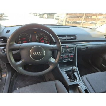 Audi A4  Sedan/Limuzyna 2002,  1.6 benzyna - Na sprzedaż za 2 700,00 zł - Radom - zdjęcie 9