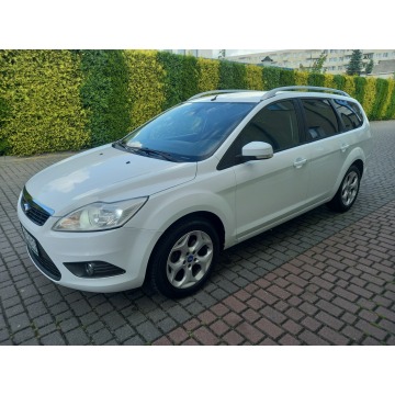 Ford Focus  Kombi 2010,  1.6 diesel - Na sprzedaż za 10 900 zł - Nowe - zdjęcie 12