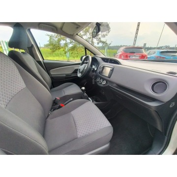Toyota Yaris  Hatchback 2014,  1.3 benzyna - Na sprzedaż za 37 600 zł - Harklowa - zdjęcie 10
