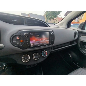 Toyota Yaris  Hatchback 2014,  1.3 benzyna - Na sprzedaż za 37 600 zł - Harklowa - zdjęcie 11