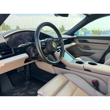 Porsche Taycan  Sedan/Limuzyna 2023 elektryczny, automat - Na sprzedaż za 274 900 zł - Michałowice-Wieś - zdjęcie 10