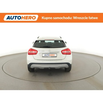 Mercedes - Benz GLA-klasa  SUV 2015,  1.6 benzyna - Na sprzedaż za 55 900 zł - Warszawa - zdjęcie 6