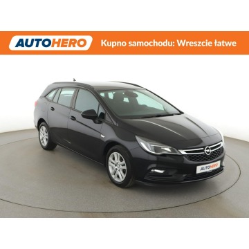 Opel Astra  Kombi 2018,  1.4 benzyna, automat - Na sprzedaż za 43 900 zł - Warszawa - zdjęcie 10