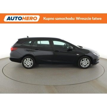 Opel Astra  Kombi 2018,  1.4 benzyna, automat - Na sprzedaż za 43 900 zł - Warszawa - zdjęcie 9