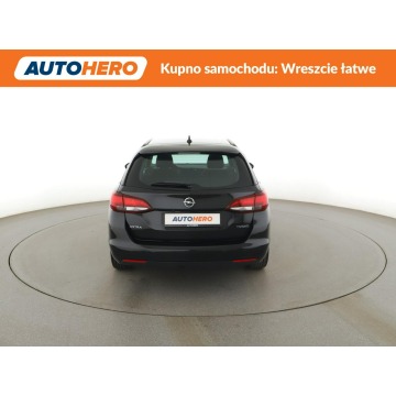 Opel Astra  Kombi 2018,  1.4 benzyna, automat - Na sprzedaż za 43 900 zł - Warszawa - zdjęcie 6