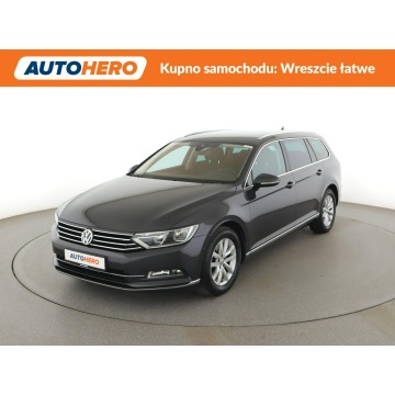 Volkswagen Passat Variant - acc klima 3 strefy dsg navi kamera pdc grzane el fotele