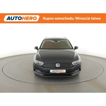 Volkswagen Passat  Kombi 2017,  2.0 diesel, automat - Na sprzedaż za 65 900 zł - Warszawa - zdjęcie 11