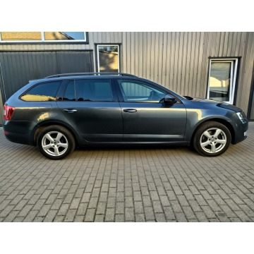 Skoda Octavia  Kombi 2015,  1.4 benzyna - Na sprzedaż za 33 900 zł - Strzała - zdjęcie 8