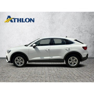 Audi Q3  SUV 2021,  1.5 benzyna, automat - Na sprzedaż za 101 800 zł - Jawczyce - zdjęcie 2