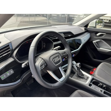 Audi Q3  SUV 2021,  1.5 benzyna, automat - Na sprzedaż za 101 800 zł - Jawczyce - zdjęcie 12
