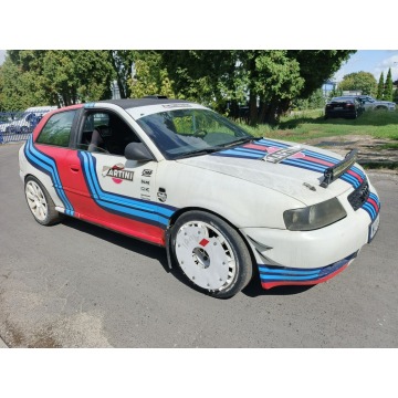 Audi A3  Hatchback 2000,  1.8 benzyna - Na sprzedaż za 14 900 zł - Warszawa - zdjęcie 3
