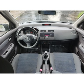 Suzuki Swift  Hatchback 2011,  1.3 benzyna - Na sprzedaż za 14 500 zł - Warszawa - zdjęcie 8