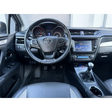 Toyota Avensis  Kombi 2017,  1.8 benzyna - Na sprzedaż za 58 900 zł - Kotarwice - zdjęcie 7
