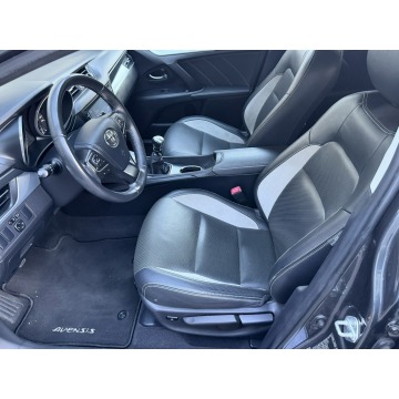 Toyota Avensis  Kombi 2017,  1.8 benzyna - Na sprzedaż za 58 900 zł - Kotarwice - zdjęcie 6