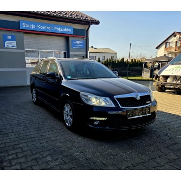 Skoda Octavia  Kombi 2010,  2.0 diesel, automat - Na sprzedaż za 20 000 zł - Tychy - zdjęcie 8