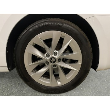 Skoda Octavia  Kombi 2024,  1.5 benzyna, automat - Na sprzedaż za 116 900 zł - Warszawa - zdjęcie 10