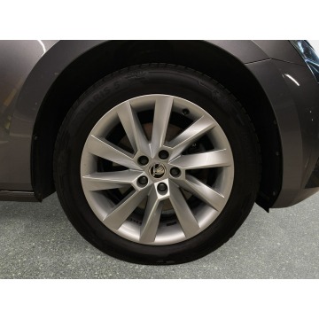 Skoda Superb  Kombi 2022,  2.0 diesel, automat - Na sprzedaż za 101 900 zł - Warszawa - zdjęcie 10