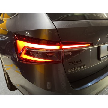 Skoda Superb  Kombi 2022,  2.0 diesel, automat - Na sprzedaż za 101 900 zł - Warszawa - zdjęcie 11