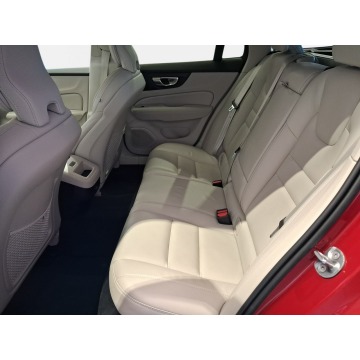 Volvo V60  Kombi 2023,  2.0 benzyna, automat - Na sprzedaż za 139 900 zł - Swarzędz - zdjęcie 11