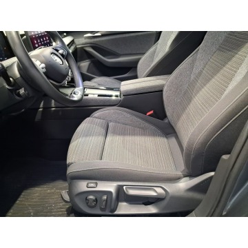 Skoda Superb  Kombi 2024,  2.0 benzyna, automat - Na sprzedaż za 159 900 zł - Swarzędz - zdjęcie 9