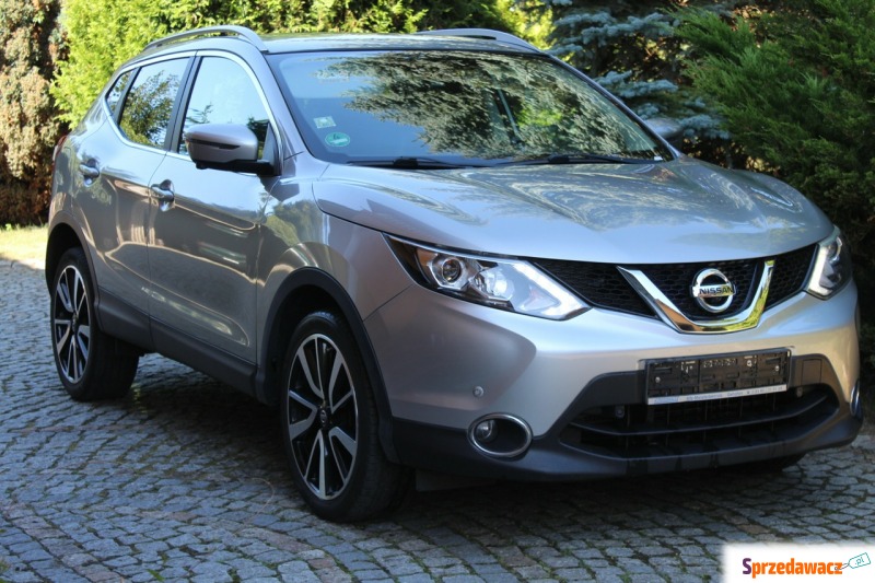 Nissan Qashqai  SUV 2015,  1.6 benzyna - Na sprzedaż za 51 900 zł - Lubań