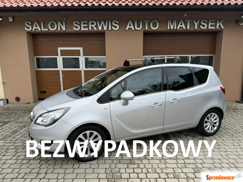 Opel Meriva  Hatchback 2015,  1.4 benzyna - Na sprzedaż za 27 900 zł - Orzech