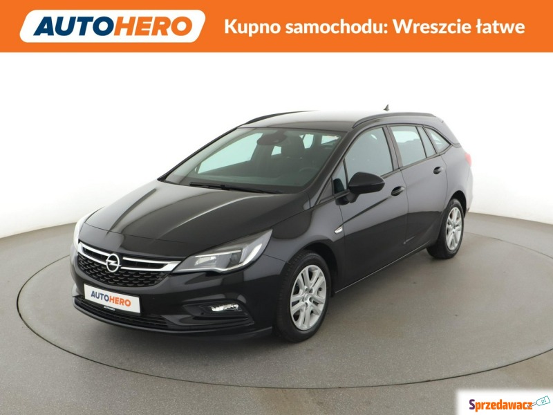 Opel Astra  Kombi 2018,  1.4 benzyna, automat - Na sprzedaż za 43 900 zł - Warszawa
