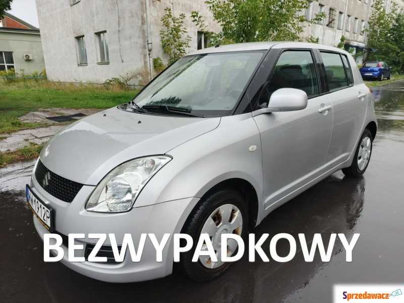 Suzuki Swift  Hatchback 2011,  1.3 benzyna - Na sprzedaż za 14 500 zł - Warszawa