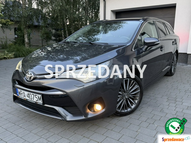 Toyota Avensis  Kombi 2017,  1.8 benzyna - Na sprzedaż za 58 900 zł - Kotarwice