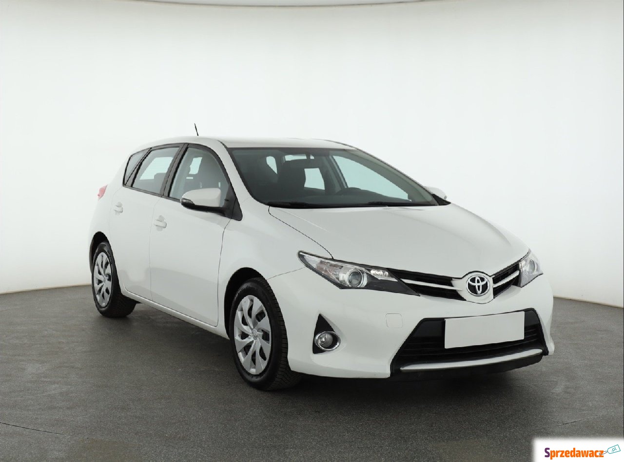 Toyota Auris 2015