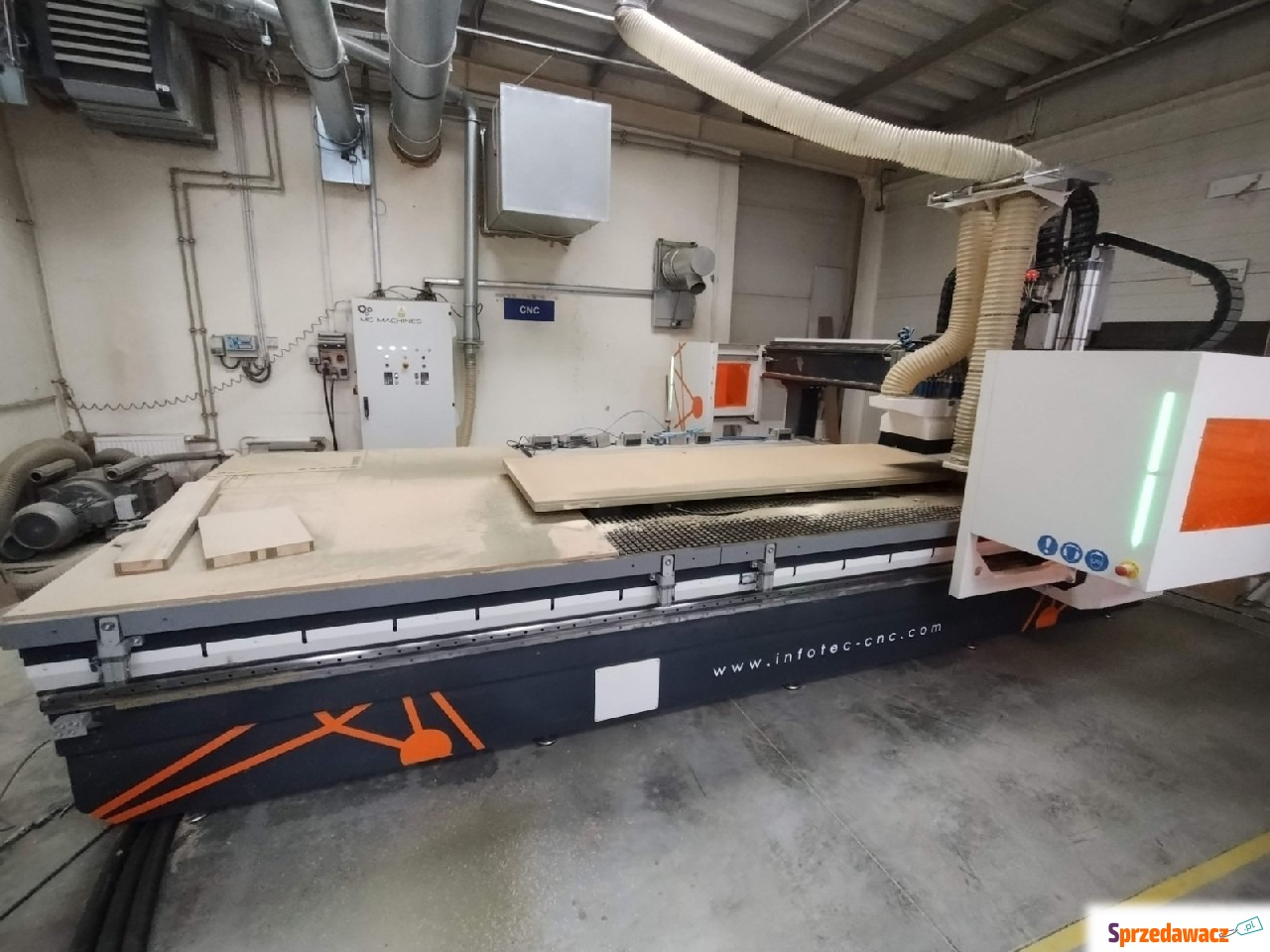 Przemysłowa frezarka CNC Infotec...