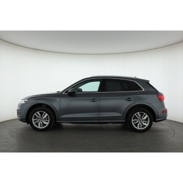 Audi Q5  SUV 2020,  2.0 benzyna, automat - Na sprzedaż za 99 999 zł - Piaseczno - zdjęcie 4