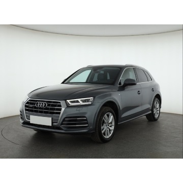 Audi Q5  SUV 2020,  2.0 benzyna, automat - Na sprzedaż za 99 999 zł - Piaseczno - zdjęcie 3
