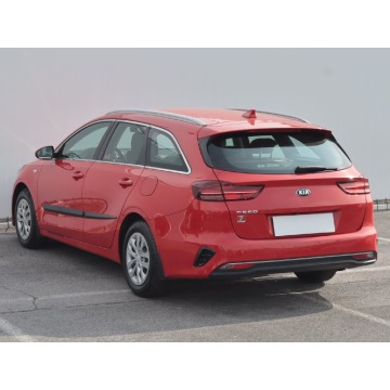 Kia Ceed  Kombi 2018,  1.6 diesel, automat - Na sprzedaż za 41 999 zł - Lublin - zdjęcie 5