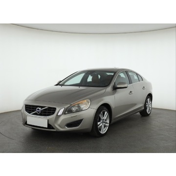 Volvo S60  Liftback 2011,  2.0 diesel - Na sprzedaż za 23 999 zł - Piaseczno - zdjęcie 3