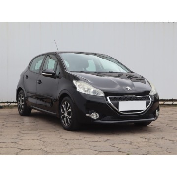 Peugeot 208 1.2 PureTech (82KM), 2014