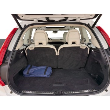 Volvo   SUV 2022,  2.0 benzyna, automat - Na sprzedaż za 209 900 zł - Warszawa - zdjęcie 11