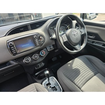 Toyota Yaris  Hatchback 2020,  1.5 benzyna, automat - Na sprzedaż za 18 900 zł - Warszawa - zdjęcie 12