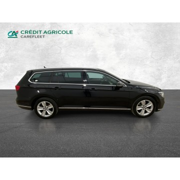 Volkswagen Passat  Kombi 2023,  2.0 benzyna, automat - Na sprzedaż za 102 900 zł - Warszawa - zdjęcie 4