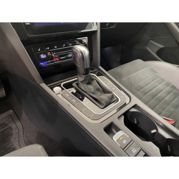 Volkswagen Passat  Kombi 2023,  2.0 benzyna, automat - Na sprzedaż za 102 900 zł - Warszawa - zdjęcie 11