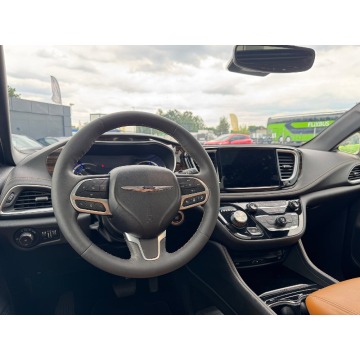 Chrysler Pacifica  Minivan/Van 2022,  3.6 hybryda, automat - Na sprzedaż za 164 900 zł - Michałowice-Wieś - zdjęcie 11