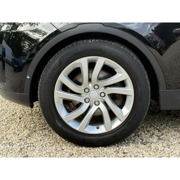 Land Rover Discovery  SUV 2019,  2.0 benzyna, automat - Na sprzedaż za 159 800 zł - Pęcice - zdjęcie 9