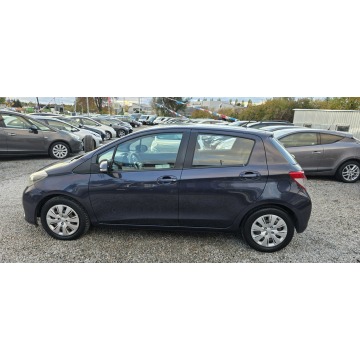 Toyota Yaris  Hatchback 2012,  1.3 benzyna - Na sprzedaż za 22 800 zł - Świdnica - zdjęcie 9
