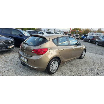 Opel Astra  Hatchback 2013,  1.4 benzyna+LPG - Na sprzedaż za 24 800 zł - Świdnica - zdjęcie 10